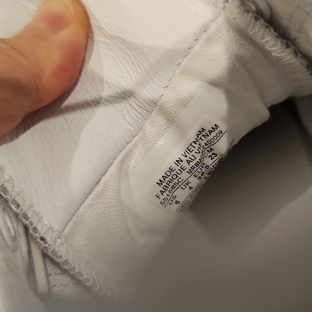 Converse Chuck Taylor All Star Leather Low Top Sneakers - Picture 5 of 5